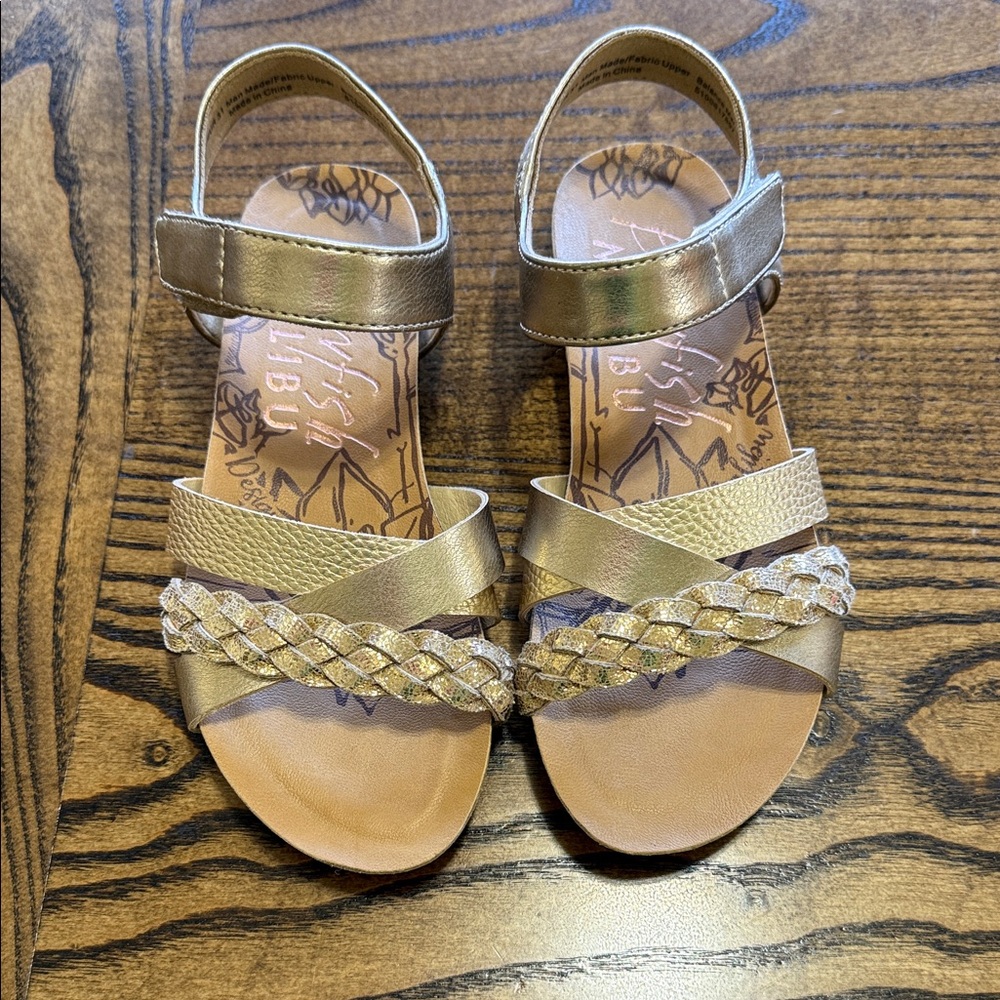 NWOT Girls Blowfish Sandals